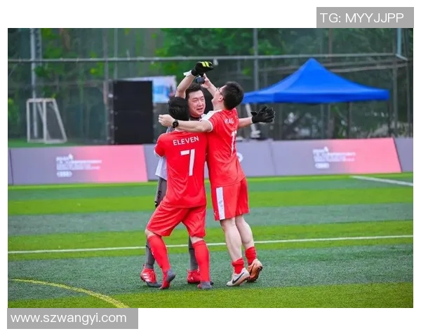 周芳专访：从绿茵场到人生舞台的足球旅程回顾与展望